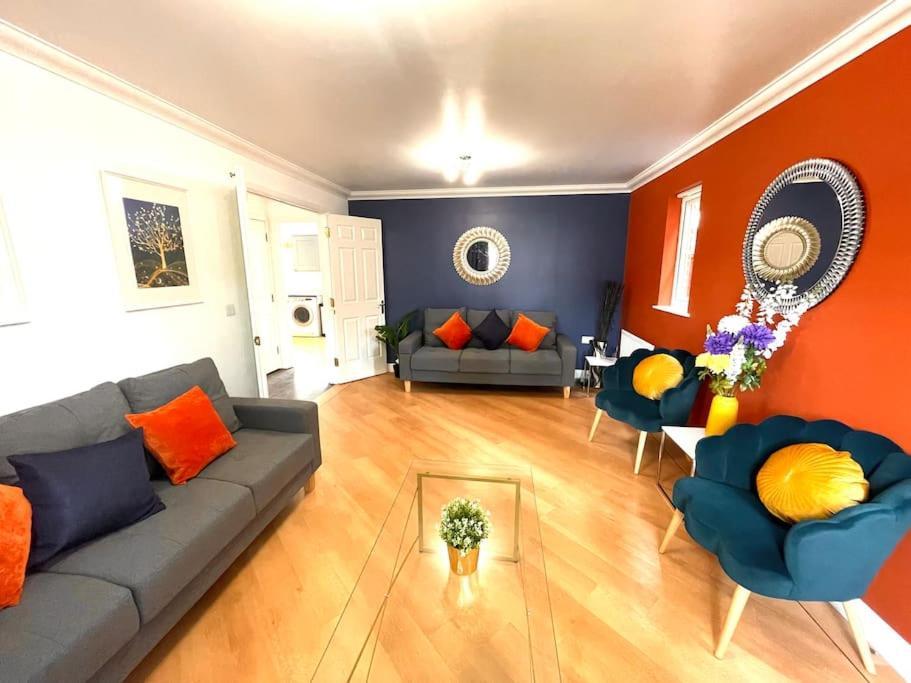 The Woodlands, Shortstay, Ideal For Families, Relocation, Contractors, Travel Stay هورلي المظهر الخارجي الصورة