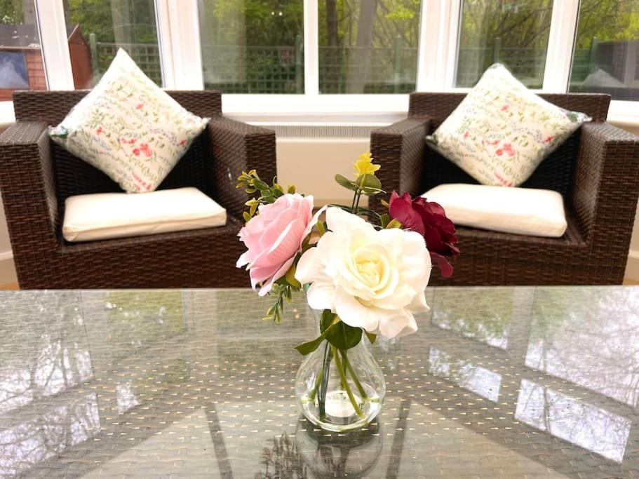 The Woodlands, Shortstay, Ideal For Families, Relocation, Contractors, Travel Stay هورلي المظهر الخارجي الصورة